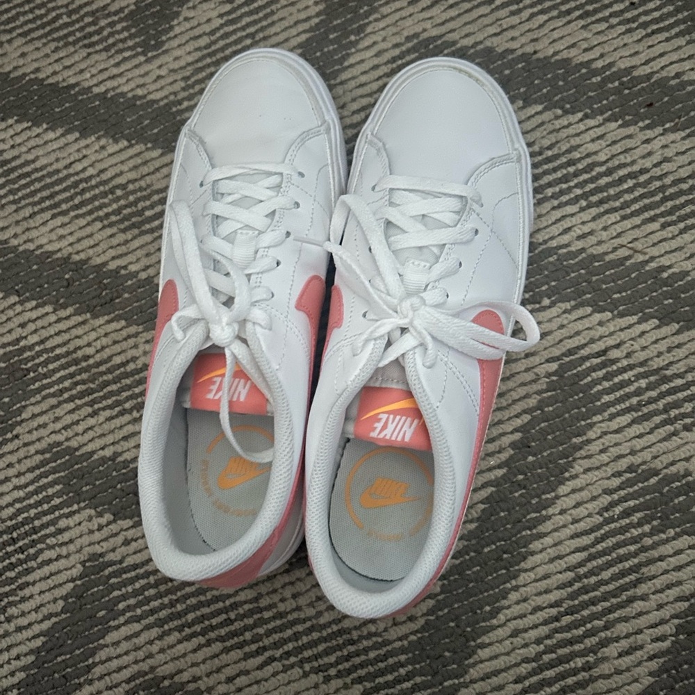 Nike Women's White and Pink Sneakers